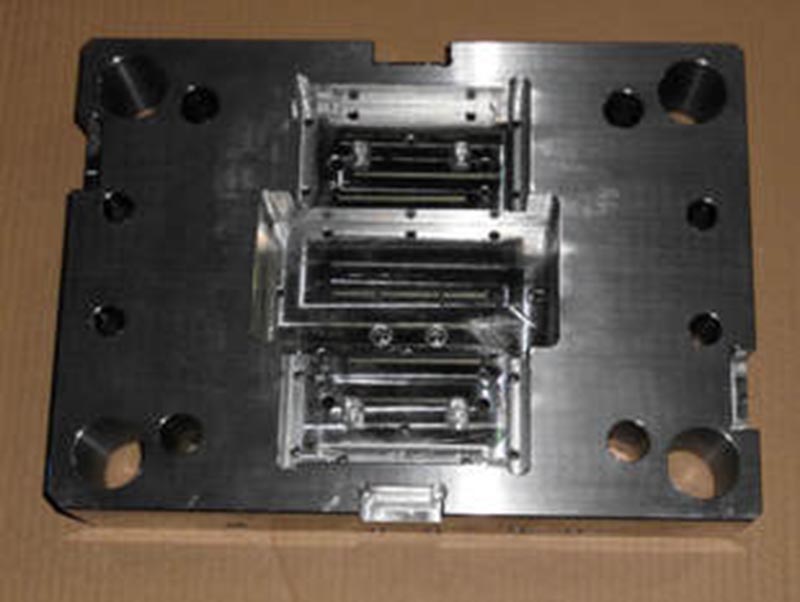 普宁精密塑料模-06